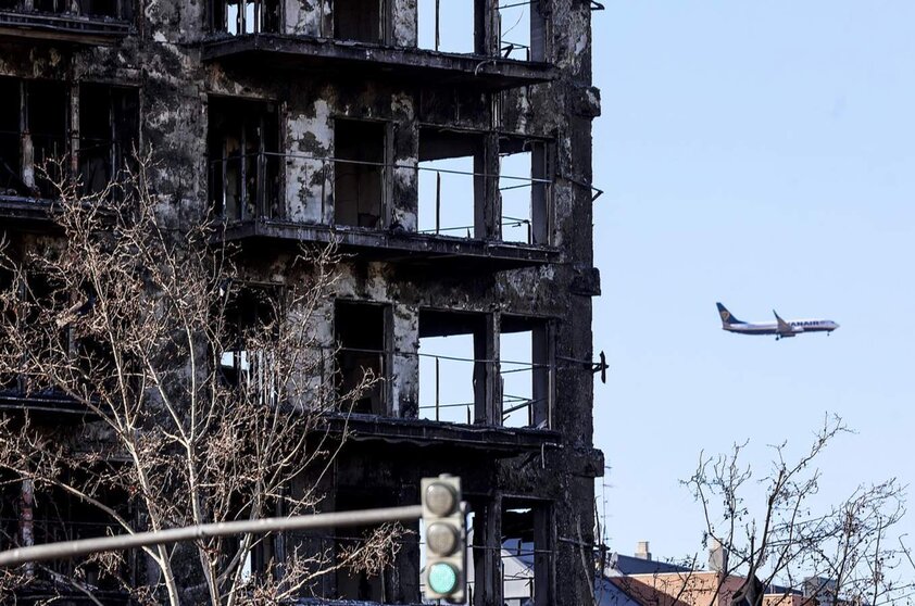  Una parte del edificio incendiado del barrio de Campanar - Rober Solsona - Europa Press 