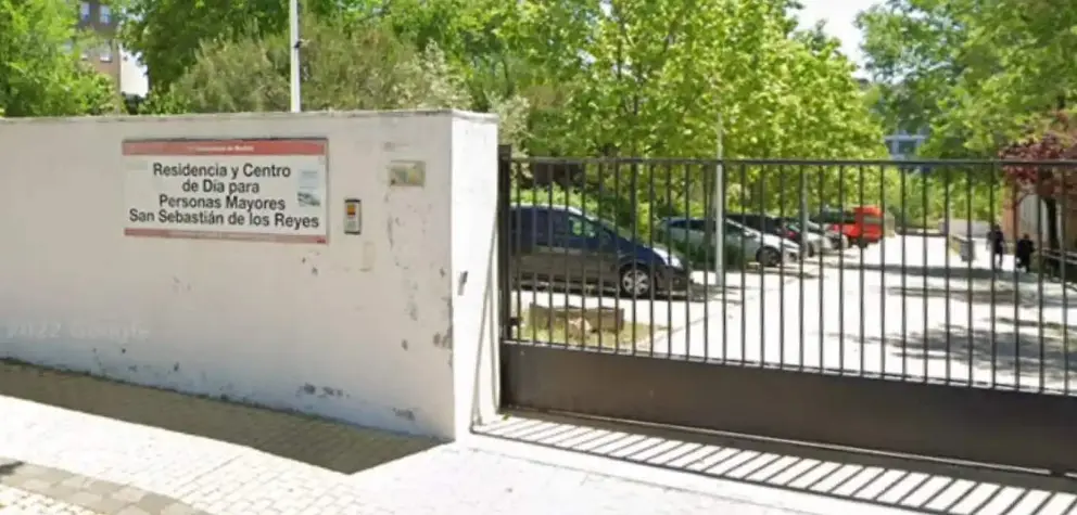  La entrada a la Residencia de Mayores de San Sebastián de los Reyes, Madrid 