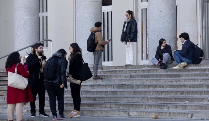  Jóvenes estudiantes 