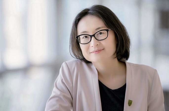  Dra. Baiyu Helen Zhang Profesora y titular de la Cátedra de Investigación de Canadá Universidad Memorial de Terranova - crédito, CLS, CC 2.0. POR NA 