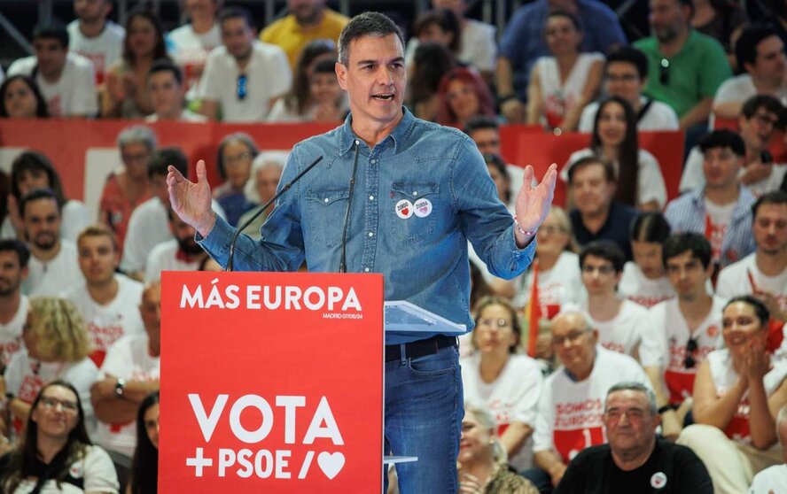  El secretario general del PSOE y presidente del Gobierno, Pedro Sánchez, durante el acto electoral - Alejandro Martínez Vélez - Europa Press 