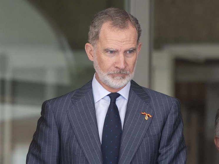  El Rey Felipe VI sale del acto de entrega de la IV edición del ‘Premio 15 de junio’ - ALBERTO ORTEGA : EUROPA PRESS 