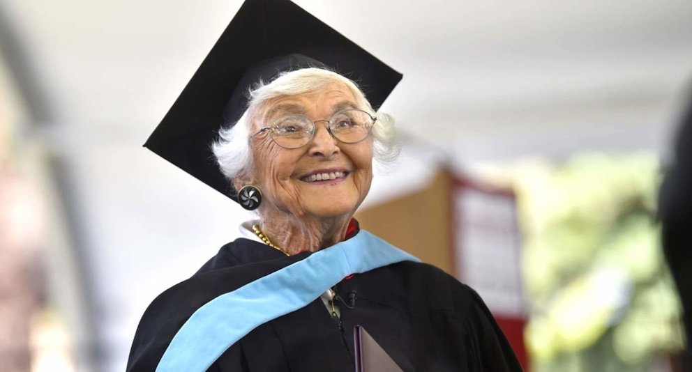  Virginia Hislop en su graduación en la Universidad de Standford, California 