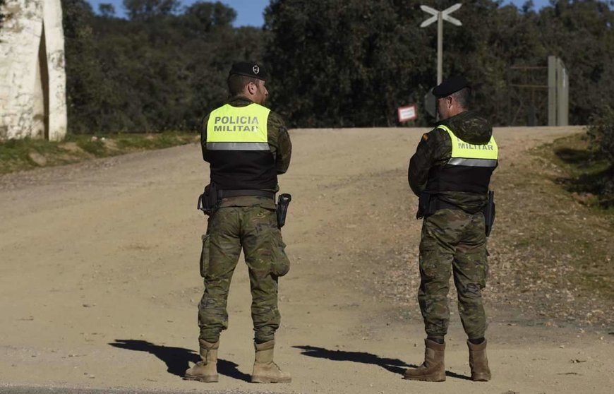  Militares en Cerro Muriano 