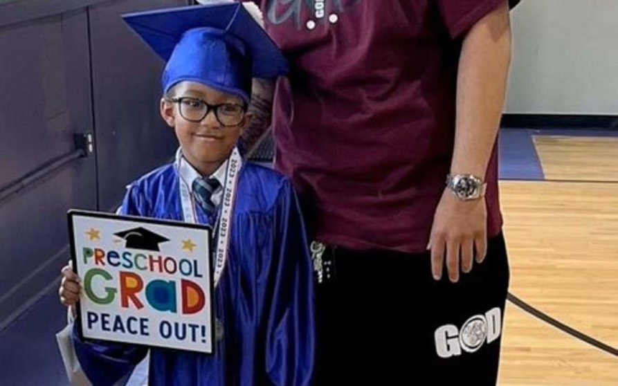  Jaxon en su graduación 