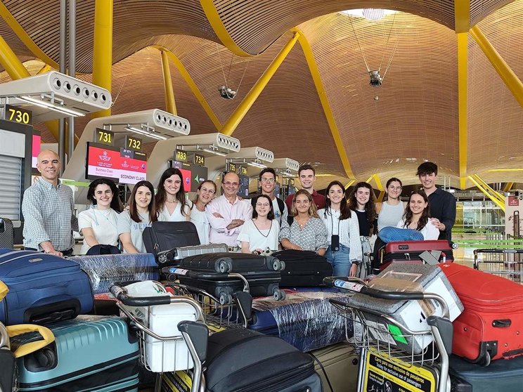  El equipo sanitario del proyecto Elikia de la Universidad de Navarra, en el aeropuerto, antes de viajar al Congo. - UNIVERSIDAD DE NAVARRA | EP 