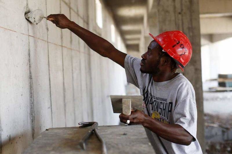  Migrante trabajando como obrero 