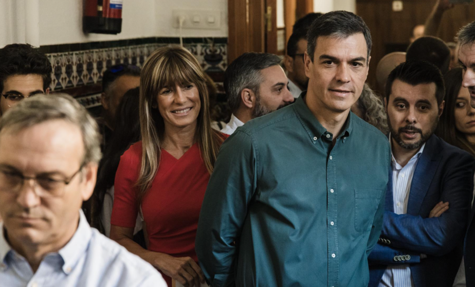  El presidente del Gobierno en funciones, Pedro Sánchez, junto a su mujer, Begoña Gómez | Europa Press 