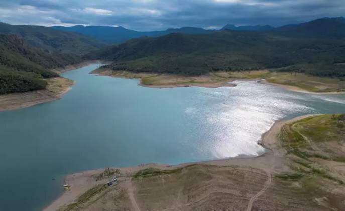  Vista aérea del pantano Darnius-Boadella, a 30 de julio de 2023, en Darnius, Girona, Cataluña (España).<br>- Lorena Sopêna - Europa Press 