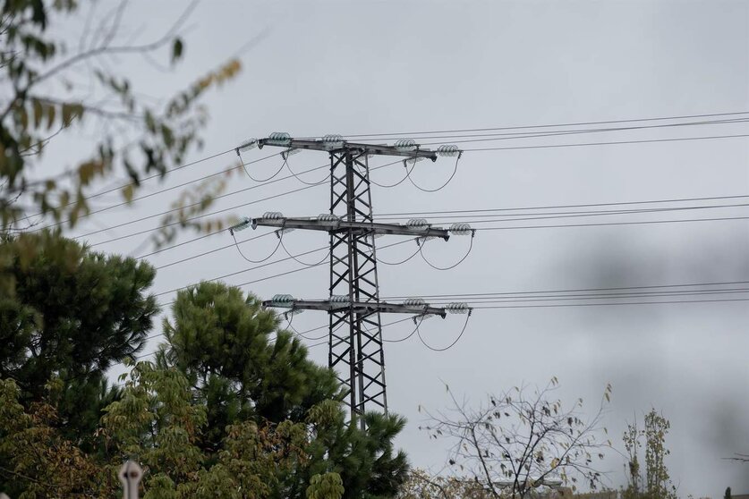  El precio de la luz vuelve a subir este lunes hasta 94,19 euros/MWh 