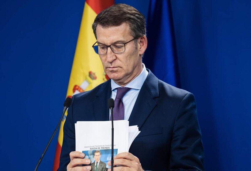  Archivo - El líder del PP, Alberto Núñez Feijóo, durante una rueda de prensa, en la sede del partido en la calle Génova, a 11 de enero de 2024, en Madrid (España). - Carlos Luján - Europa Press - Archivo 