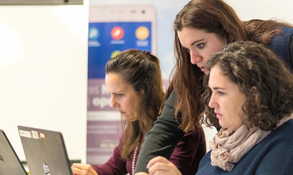  Participantes en un curso de capacitación digital (Archivo). 