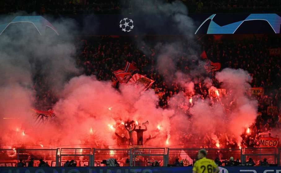  Archivo - Aficionados del Atlético de Madrid durante un partido de Liga de Campeones - Bernd Thissen/dpa - Archivo 