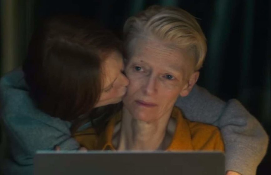  Archivo - Tilda Swinton y Julianne Moore en 'La habitación de al lado' - WARNER BROS. - Archivo 