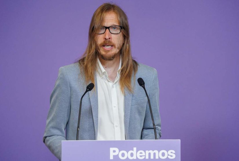  Archivo - El secretario de Organización y Portavoz de Podemos, Pablo Fernández, durante una rueda de prensa, a 2 de septiembre de 2024, en Madrid (España). - Alejandro Martínez Vélez - Europa Press - Archivo 