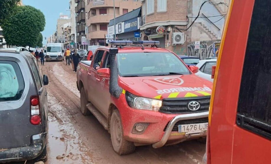  Bomberos del CPB trabajan en Valencia para apoyar en labores de búsqueda y rescate de personas - CPB 