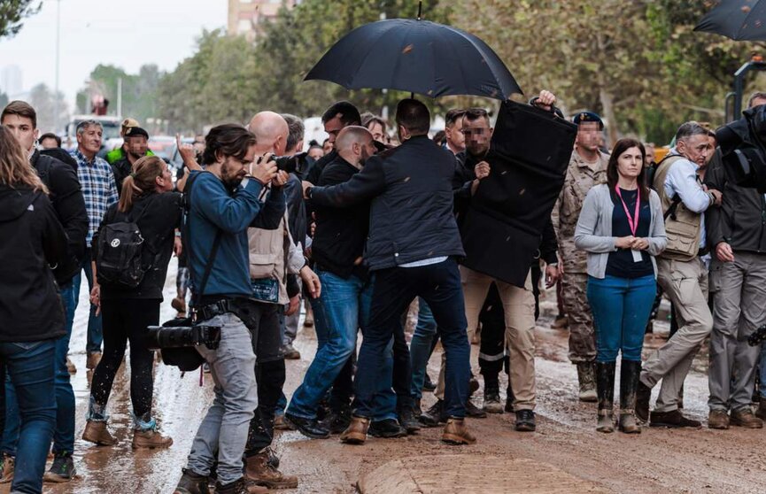  El presidente del Gobierno, Pedro Sánchez, durante su visita a una zona afectada por la DANA, a 3 de noviembre de 2024, en Paiporta, Valencia, Comunidad Valenciana (España). - Carlos Luján - Europa Press 