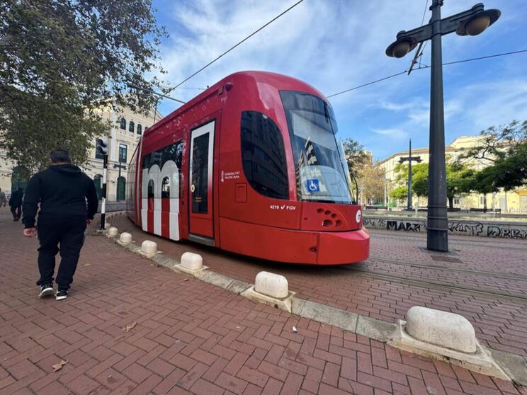  El tranvía de València vuelve a circular para dar servicio a 50.000 personas al día - FGV | EP 