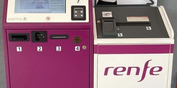  Renfe instala máquinas de atención personalizada al cliente y en remoto en seis estaciones de la provincia de Córdoba 