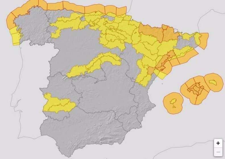  Mapa de avisos por nieve, lluvia, viento y fenómenos costeros para este sábado. - AEMET 