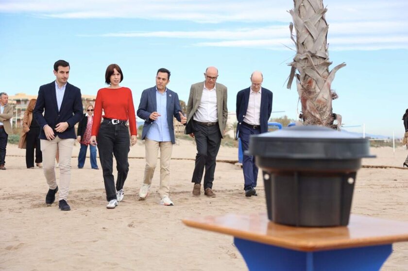  La ministra de Ciencia, Innovación y Universidades, Diana Morant, presenta un proyecto piloto para frenar la regresión de las playas en Canet d’en Berenguer (Valencia) a través de una boya inteligente - PSPV 