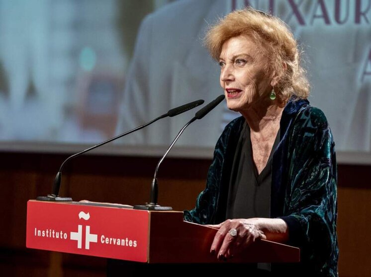  Archivo - La actriz Marisa Paredes interviene durante la XXVII edición de los 'Premios Club de las 25', en el Instituto Cervantes el pasado 24 de octubre. - A. Pérez Meca - Europa Press - Archivo 