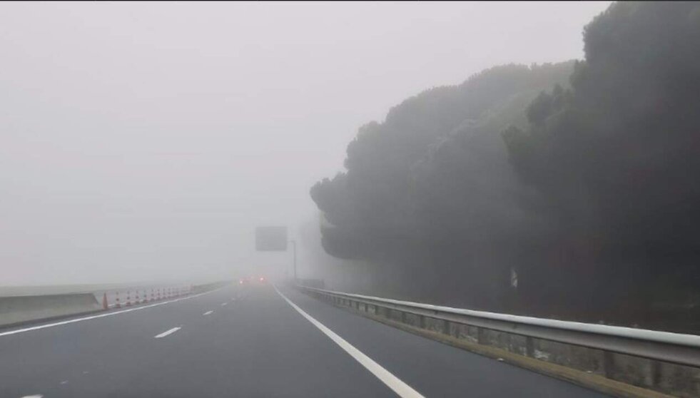  Tramo de autovía afectada por la niebla - EUROPA PRESS 