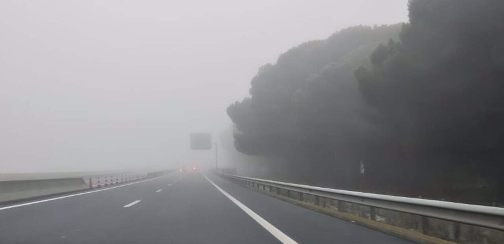  Tramo de autovía afectada por la niebla - EUROPA PRESS 