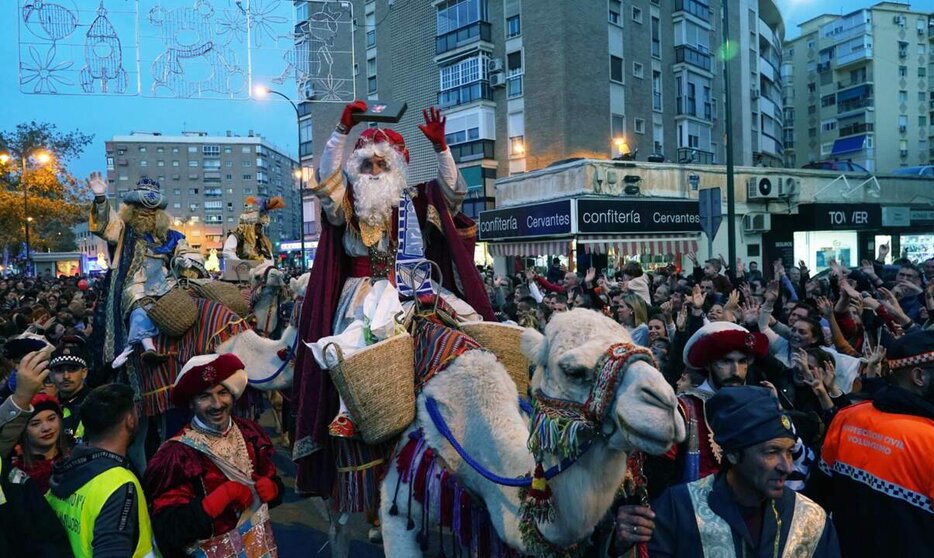  Archivo - Imagen de archivo de la cabalgata de los Reyes Magos en el distrito malagueño de Cruz de Humilladero. - Álex Zea - Europa Press - Archivo 