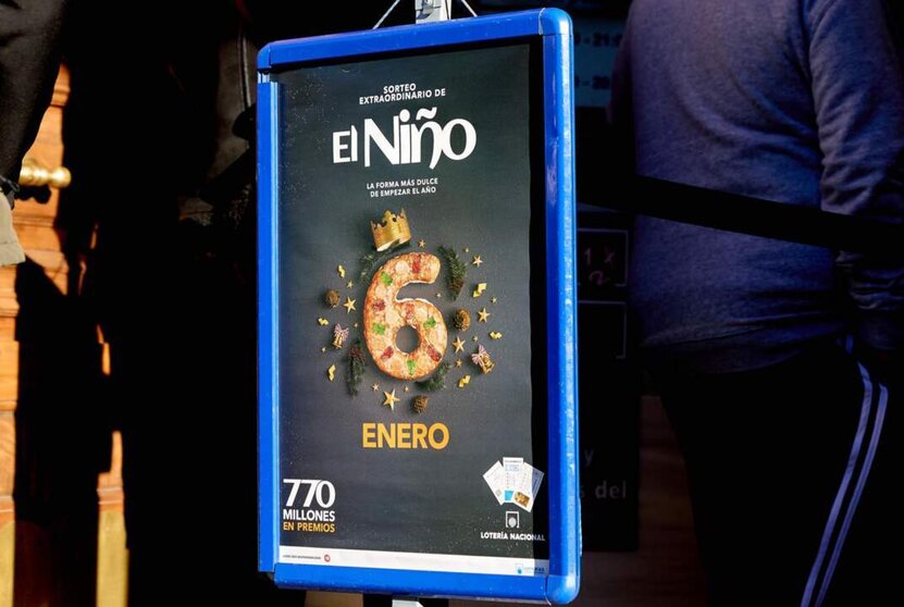  Un cartel en una administración de lotería anuncia la venta de décimos de cara al Sorteo de El Niño, a 26 de diciembre de 2024, en Madrid (España). Tras la celebración del Sorteo de Navidad, ha comenzado la compra de décimos para el Sorteo de El Niño en l - Jesús Hellín - Europa Press 