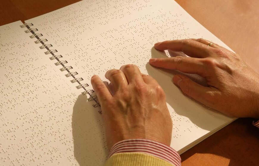  Archivo - El CERMI lleva al Senado la regulación por ley del etiquetado en braille de los productos de consumo - JAVIER REGUEROS (ONCE) - Archivo 