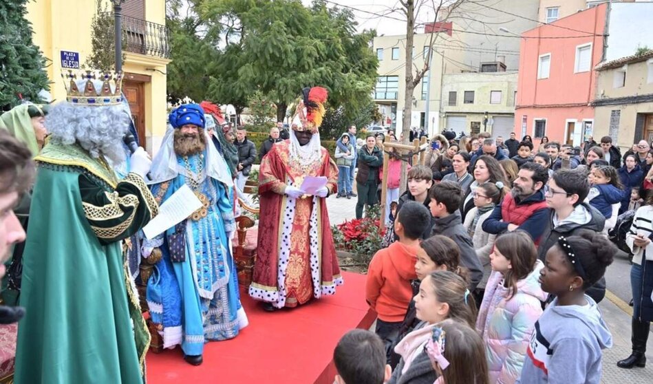  Los Reyes Magos reparten ilusión en las pedanías de València afectadas por la dana - AYUNTAMIENTO DE VALÈNCIA 