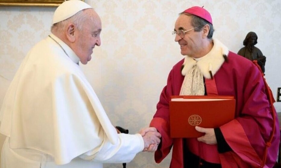  El Papa Francisco con el español Alejandro Arellano en una fotografía de archivo. - VATICAN MEDIA 