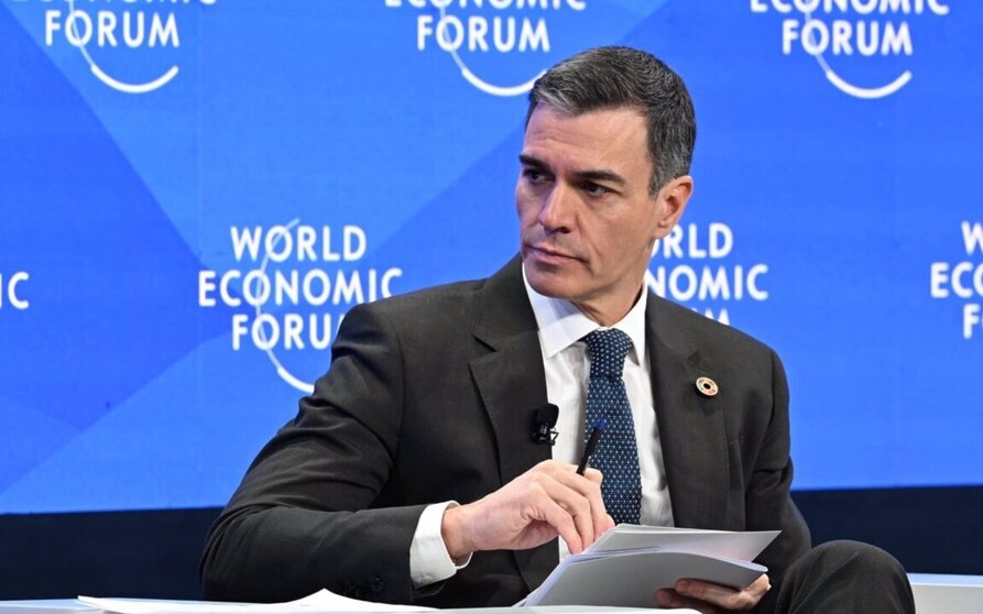  El presidente del Gobierno, Pedor Sánchez, pronuncia su discurso en el Foro Económico Mundial en Davos (Suiza) en el que alerta del peligro para la democracia de las redes sociales. - MONCLOA 