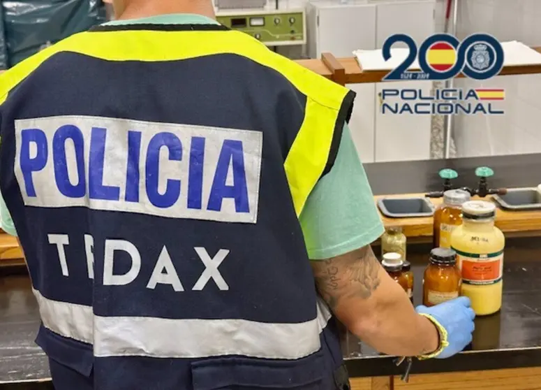  Archivo - La Policía Nacional interviene en 23 centros educativos gallegos ácido pícrico, una sustancia potencialmente peligrosa - POLICÍA NACIONAL - Archivo 