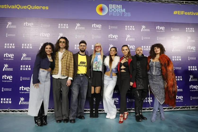  Los finalistas del Benidorm Fest 2025, Daniela Blasco, Kuve, Mawot, Lachispa, Mel Ömana, J Kbello y Lucas Bun, durante una rueda de prensa con los finalistas del Benidorm Fest 2025, en el Mirador del Castillo, a 31 de enero de 2025, en Benidorm, Alicante - Joaquín Reina - Europa Press 