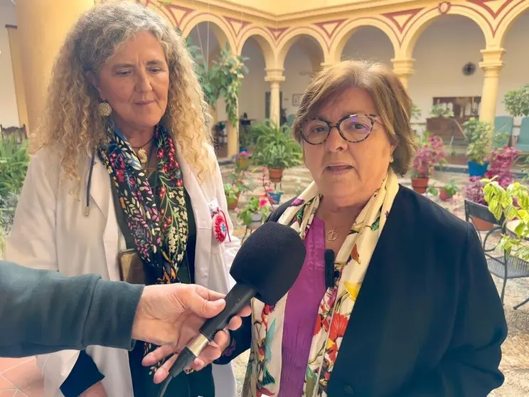  La ministra de Trabajo y Economía Social, Yolanda Díaz, el secretario general de CCOO, Unai Sordo, y el secretario general de UGT, Pepe Álvarez, durante la firma del acuerdo de subida del SMI, en el Ministerio de Trabajo y Economía Social. - Alejandro Martínez Vélez - Europa Press 