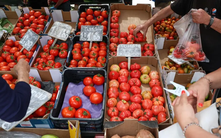  Archivo - Cajas de tomates en un mercado de la Comunidad de Madrid - Marta Fernández Jara - Europa Press - Archivo 