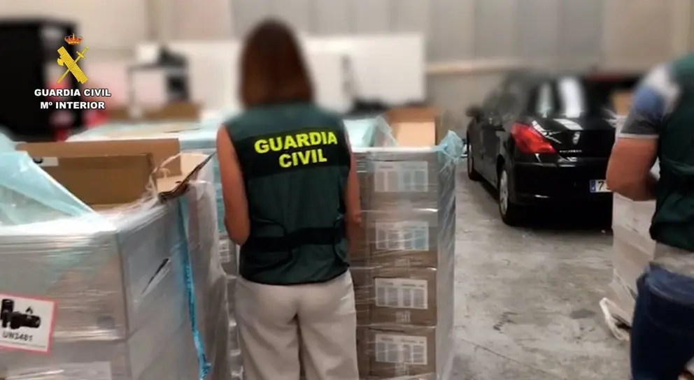  Desarticulado un grupo criminal que se hacían pasar por policías para atracar a camioneros - GUARDIA CIVIL | EP 