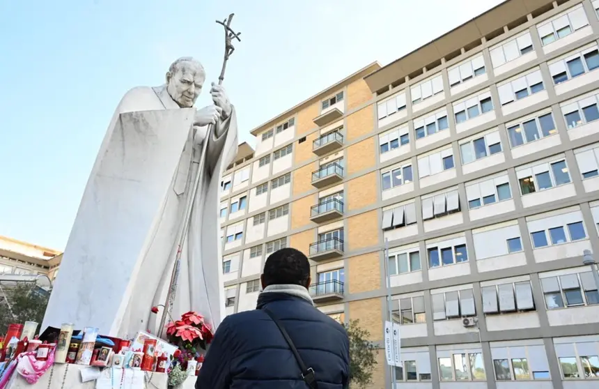  Fachada del Hospital Gemelli de Roma. - Maurizio Brambatti / Zuma Press / ContactoPhoto 