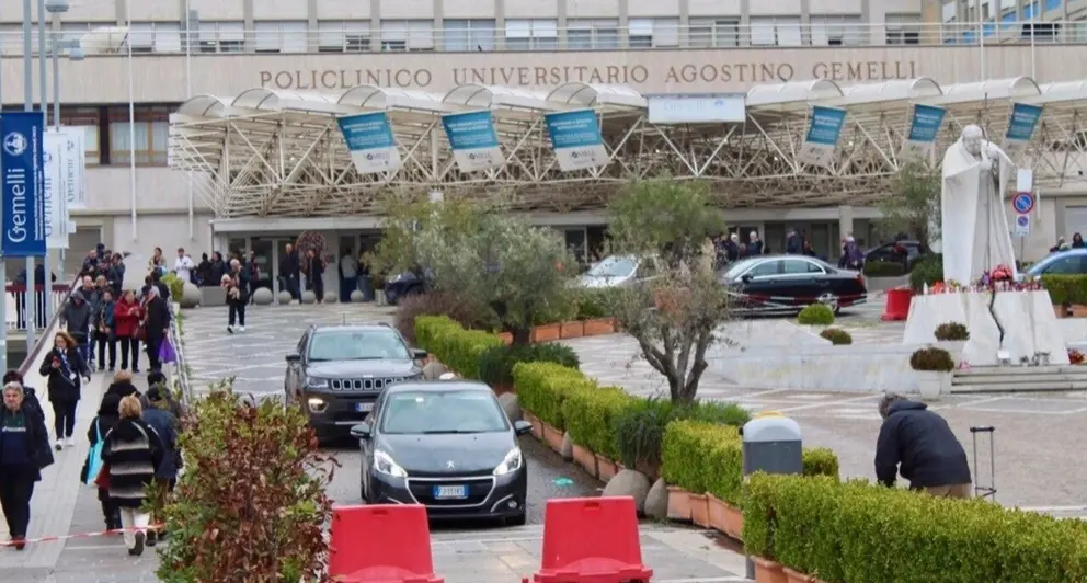  Hospital Gemelli de Roma. - VATICAN MEDIA 